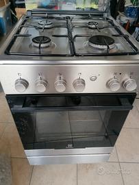 Cucina a Gas 4 fuochi Forno Elettrico Electrolux 