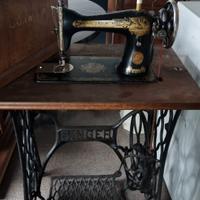 Macchina da cucire Singer con mobiletto originale 