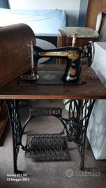 Macchina da cucire Singer con mobiletto originale 