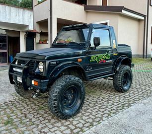 Suzuki Samurai