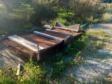 Carrello porta barche da ripristinare