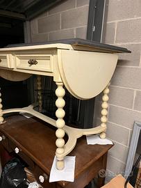 scrivania  con sedia