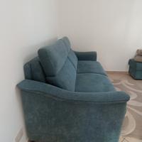 Divano letto 3 posti con pouf indipendente 