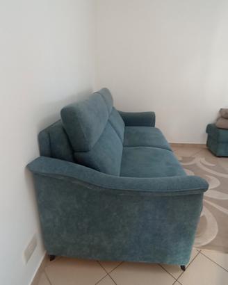 Divano letto 3 posti con pouf indipendente 