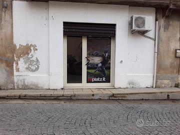 Magazzino sito in Montalto Uffugo (CS) Via Roma
