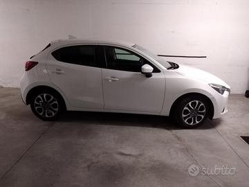 mazda 2 in ordine