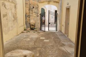 Ampia abitazione da ristrutturare