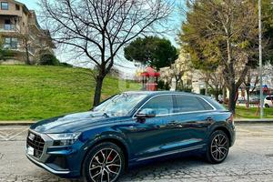 AUDI Q8 45 TDI quattro tiptronic Sport