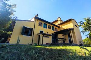 Capezzano, casale rustico come nuovo