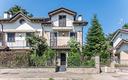 villa-a-schiera-con-giardino-terrazzo-taverna-e
