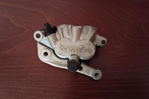 Pinza Brembo  anteriore 2 pistoni KTM completa 