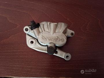 Pinza Brembo  anteriore 2 pistoni KTM completa 