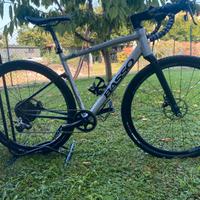 Bici gravel basso tera