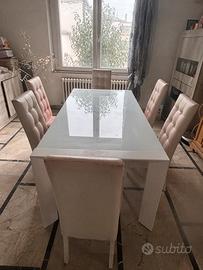 Ravolo allungabile con sedie