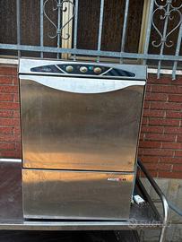 Lavatazzine professionale