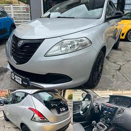 LANCIA YPSILON 1.2 69cv 5p SILVER UNICO PROP.