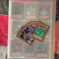 Set 144 carte Yu-Gi-Oh! + collezionatore