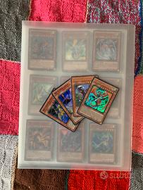 Set 144 carte Yu-Gi-Oh! + collezionatore