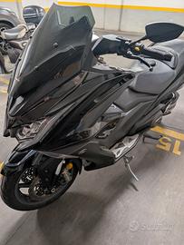 Kymco ak 550