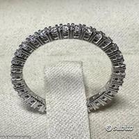 Anello a giro completo di diamanti ed oro