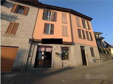 Immobile in asta di 425 m² con più di 5 locali a C