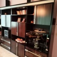 sala completa con tavolo