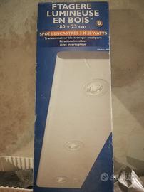 mensola da fissare a muro con 3 faretti. 