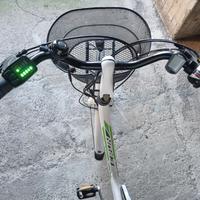 bicicletta a pedalata assistita Atala 