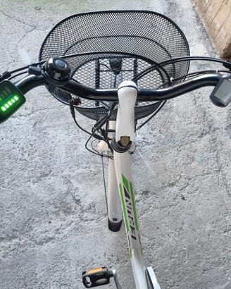 bicicletta a pedalata assistita Atala 