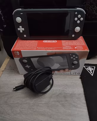 NINTENDO SWITCH LITE 