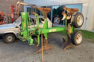 Aratro Vittone bivomere rivoltino idraulico con sp