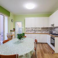 Ampio quadrilocale ristrutturato in zona servitiss