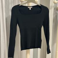 Maglia nera H&M con scollo quadrato