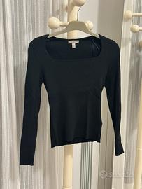 Maglia nera H&M con scollo quadrato