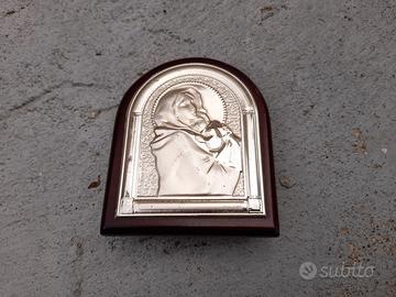 Icona sacra raffigurante la Madonna con il Bambino