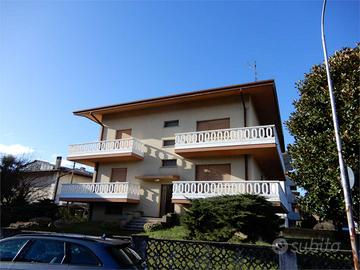 Appartamento in villa bifamiliare in zona tranquil