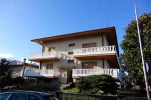 Appartamento in villa bifamiliare in zona tranquil