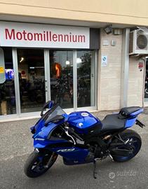 Yamaha YZF R9 style pack e akrapovic