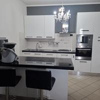 arredo sala e cucina divano