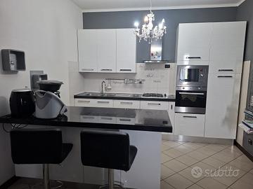 arredo sala e cucina divano