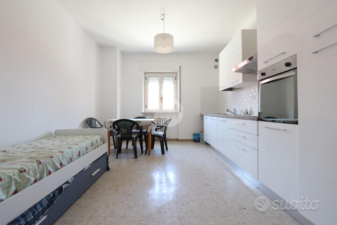 2 LOCALI A MONTESILVANO - Vista 4