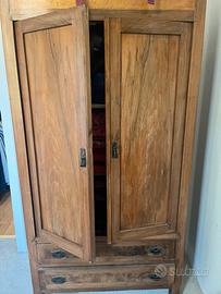 Armadio antico doppia anta e doppio cassetto
