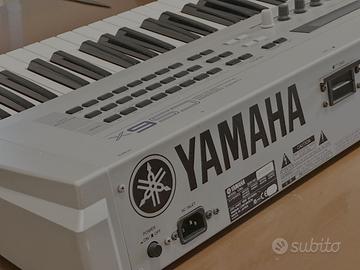 Sintetizatore Yamaha CS6x