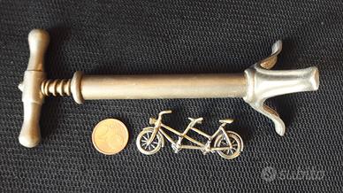 Vecchi Cavatappi Pompa Bicicletta Tandem argento  