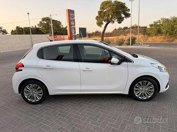 Peugeot 208 1.5 HDi 102 CV Stop&Start 5 porte Allu