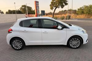 Peugeot 208 1.5 HDi 102 CV Stop&Start 5 porte Allu