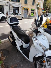 trattasi di Honda SH 300i