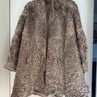 Pelliccia in agnello rasato chiaro