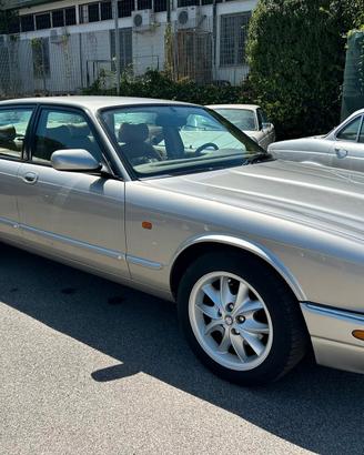 Jaguar XJ XJ8 3.2 cat