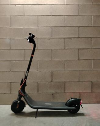 Monopattino Elettrico-Segway  Ninebot E2 plus II